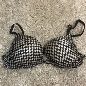 Victoria’s Secret miraculous plunge push up bra